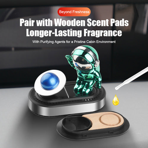 Astronaut Solar Car Air Freshener, Rotatable Gel Diffuser